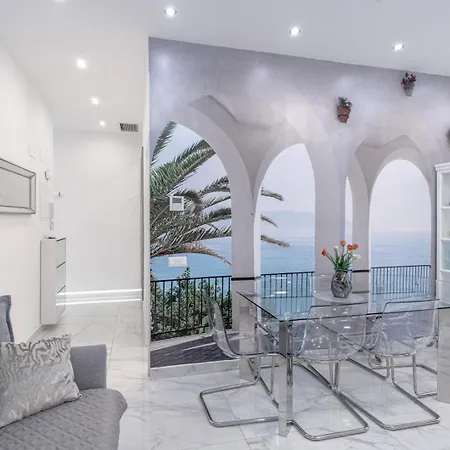Gold Horizon Luxury Apartment *