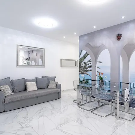 Gold Horizon Luxury Apartment *